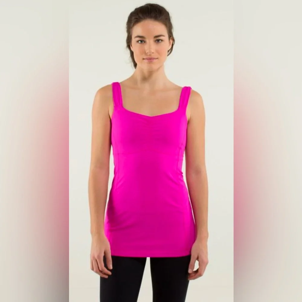 Lululemon Aria Tank II in pink